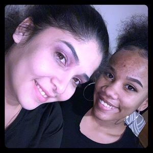 Meet your Posher, Amanda & Dejzera